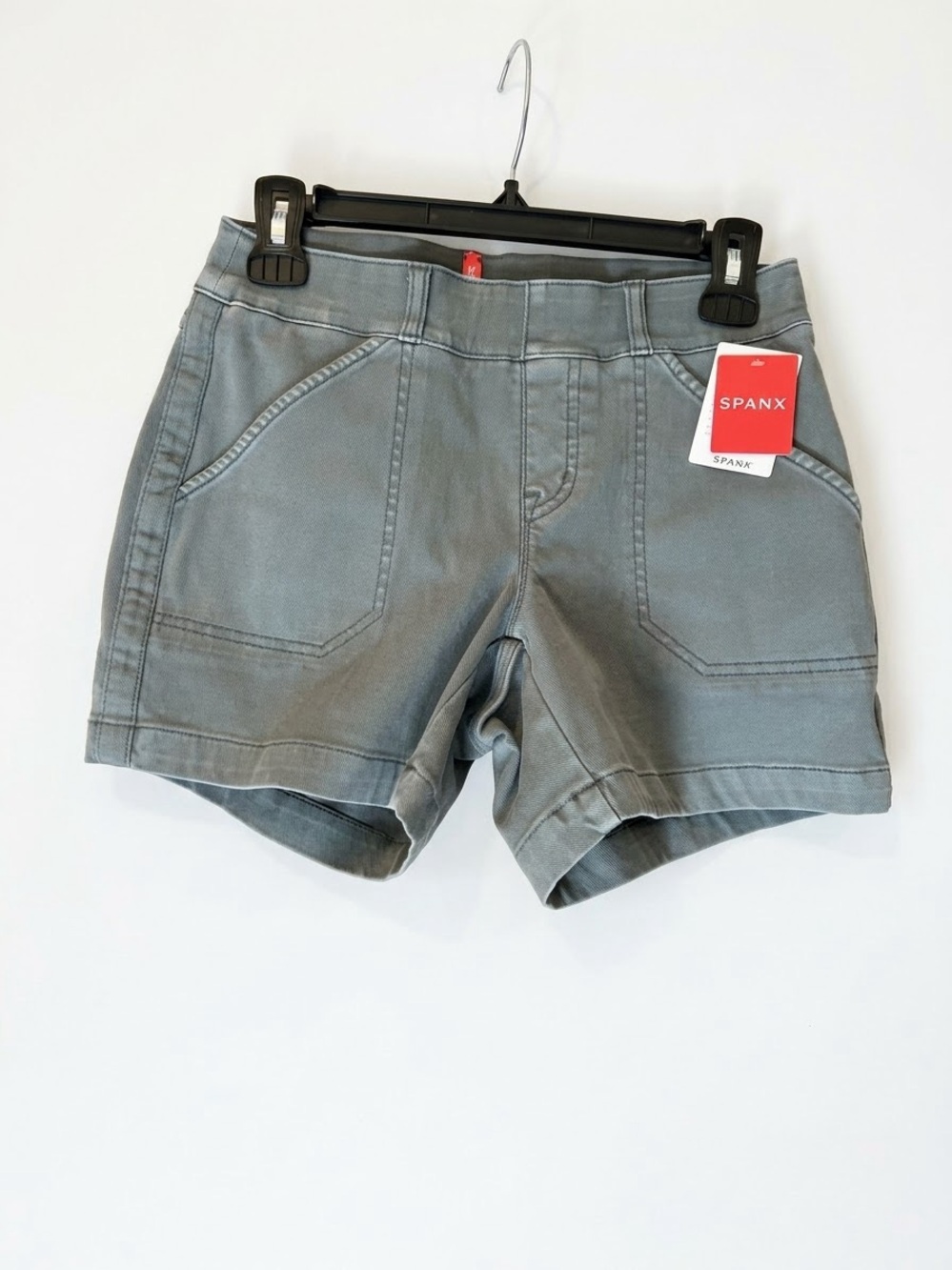 NWT SPANX Women's Stretch Twill Cargo Shorts Size XS Hazy Grey Pull-On 20318R 5”